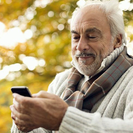 Мобильные телефоны для пожилых с "Кнопкой жизни"