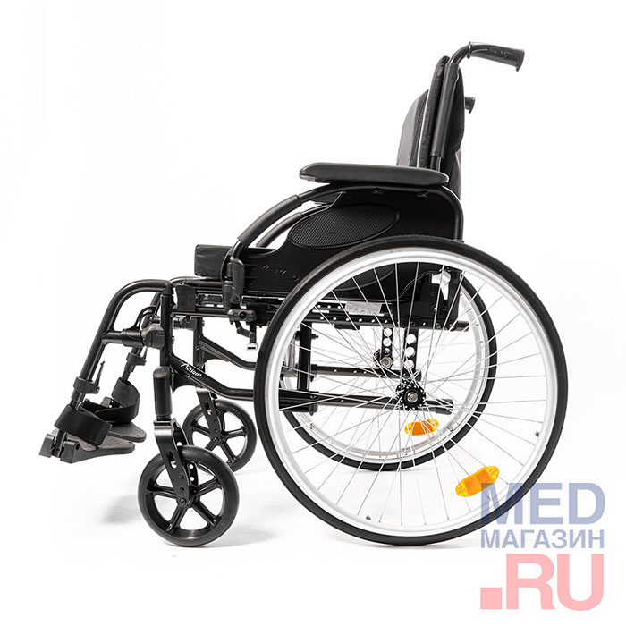 Инвалидная кресло-коляска Invacare Action 3NG с моноподножкой