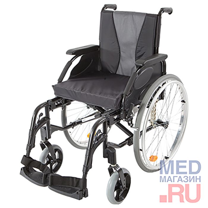 Кресло-коляска Invacare Action 3NG  с пневматическими задними колесами